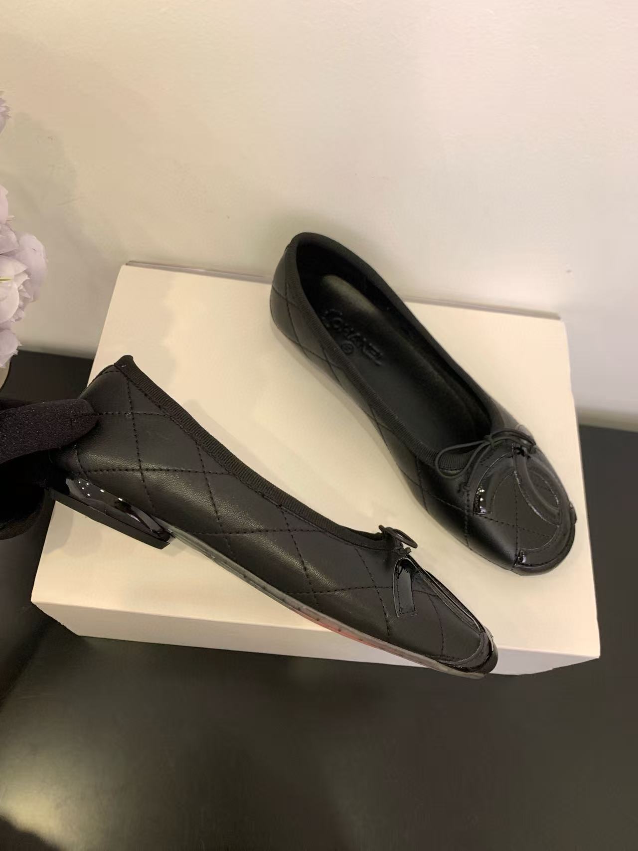 CHANE 1 ダブルC シープスキン フラットシューズ【50％割引+送料無料】