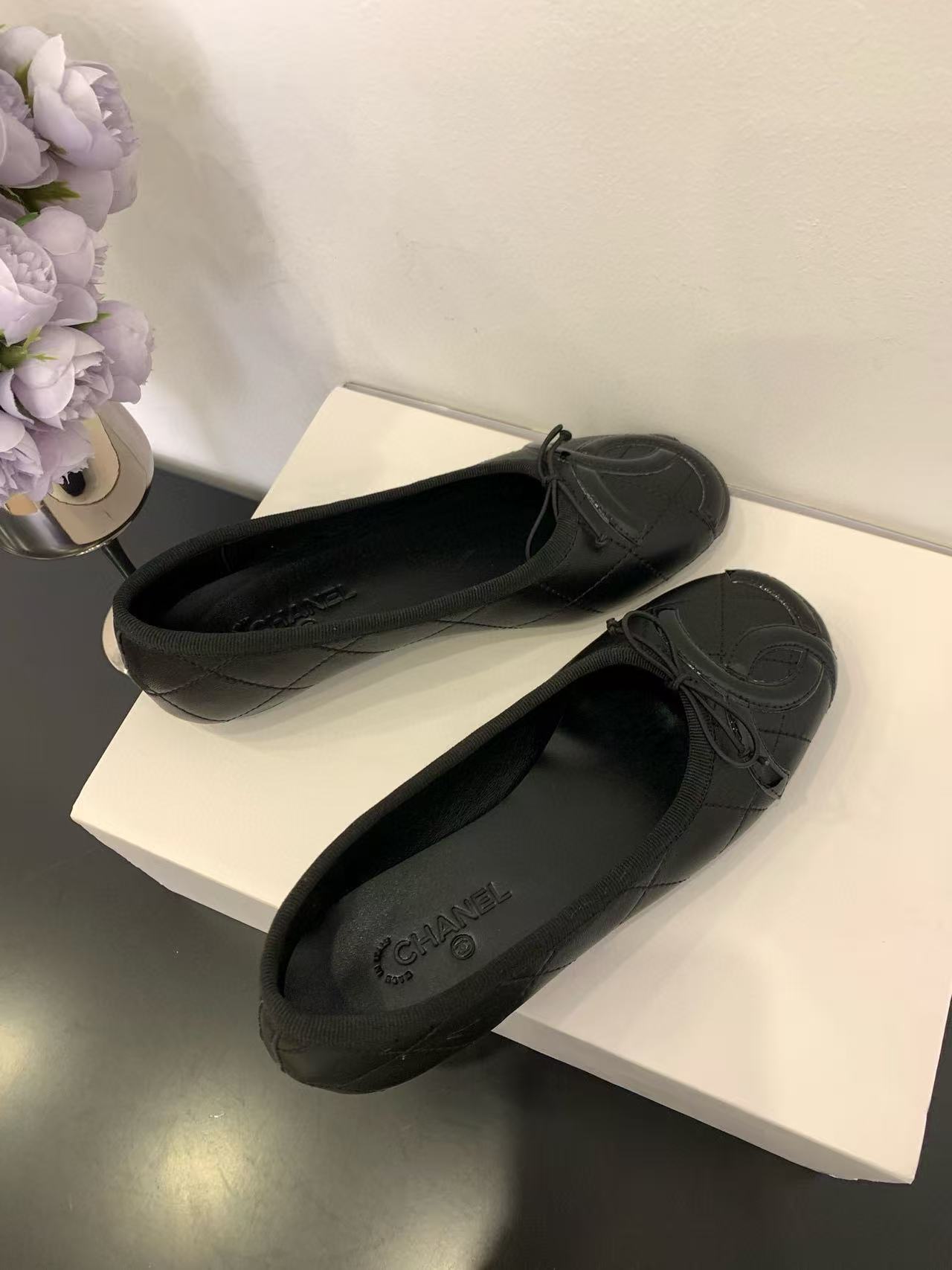 CHANE 1 ダブルC シープスキン フラットシューズ【50％割引+送料無料】