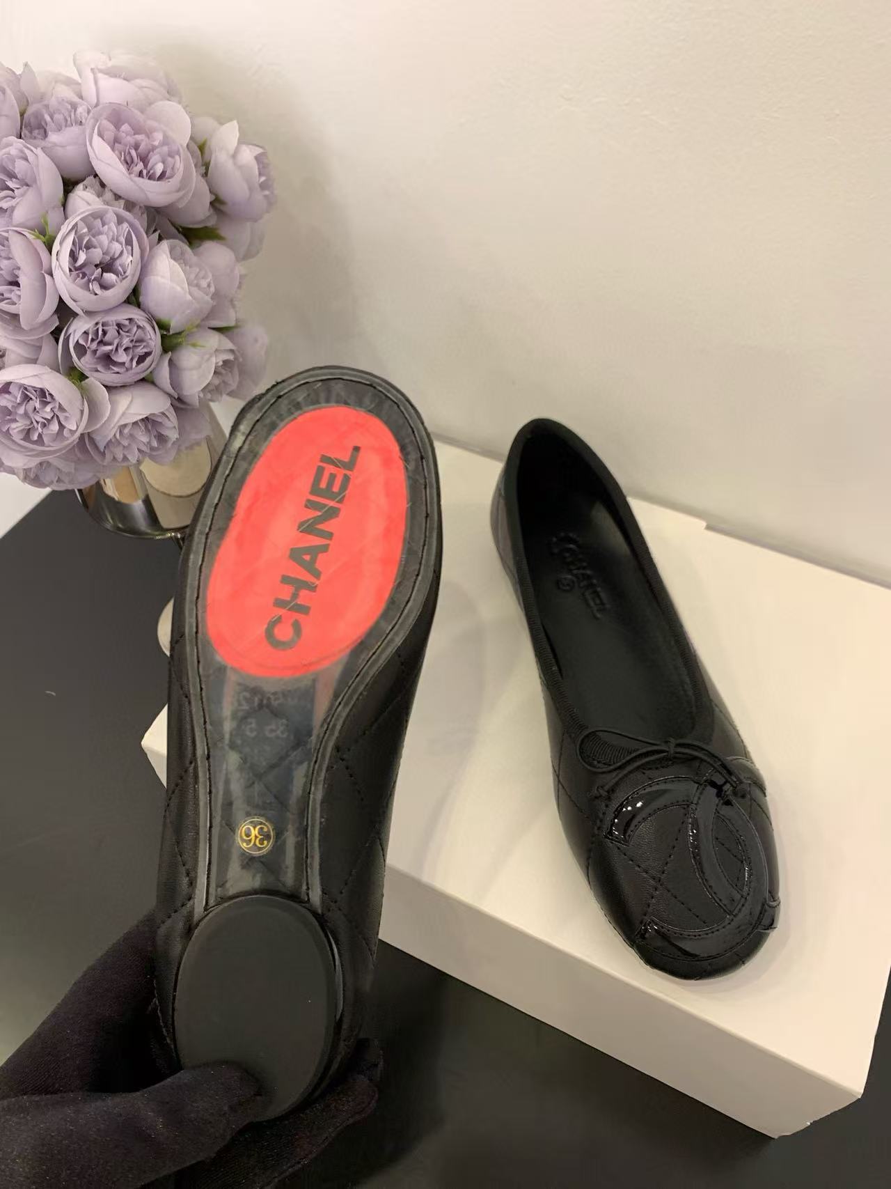 CHANE 1 ダブルC シープスキン フラットシューズ【50％割引+送料無料】