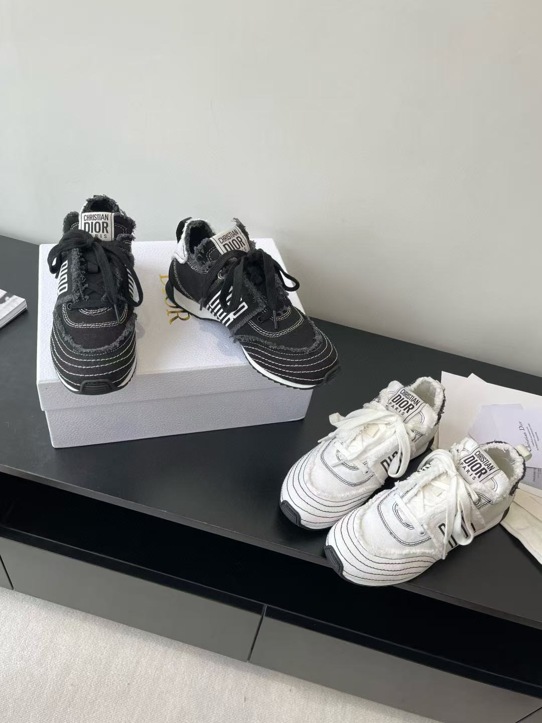 DI0Rの高品質スケッチスニーカー【50％割引+送料無料】