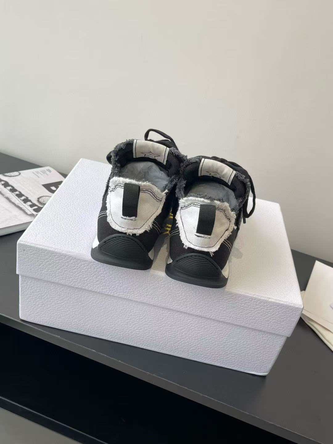 DI0Rの高品質スケッチスニーカー【50％割引+送料無料】