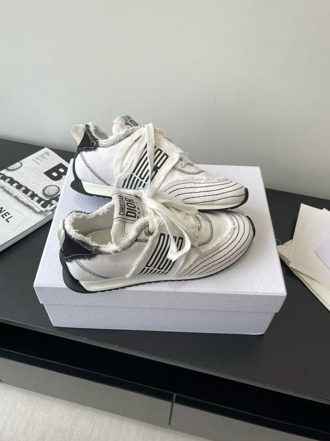 DI0Rの高品質スケッチスニーカー【50％割引+送料無料】