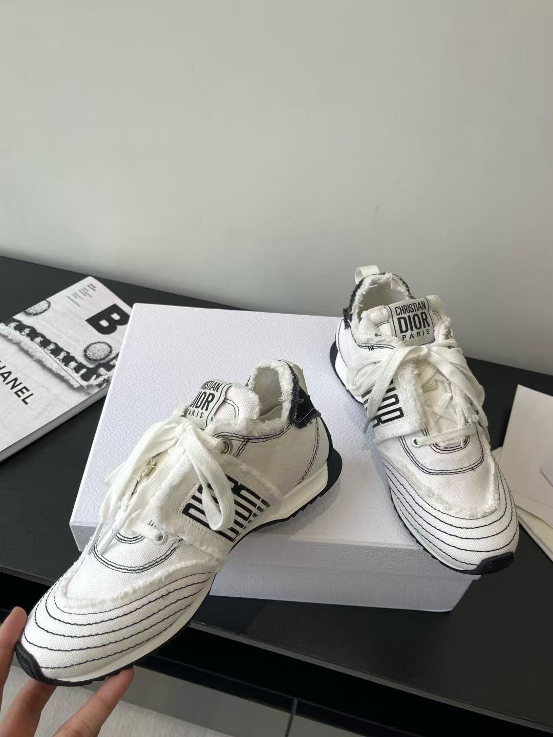 DI0Rの高品質スケッチスニーカー【50％割引+送料無料】