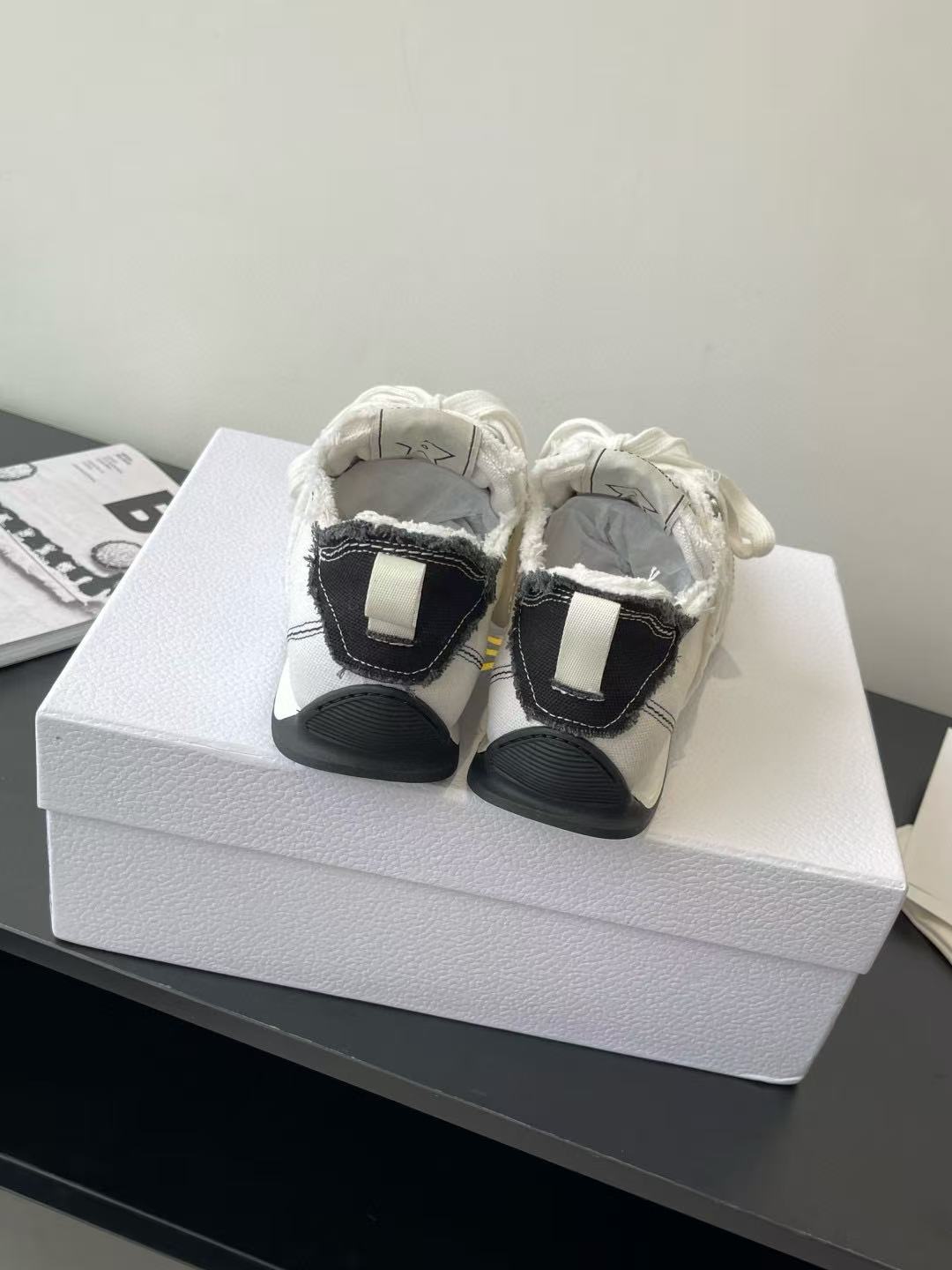 DI0Rの高品質スケッチスニーカー【50％割引+送料無料】