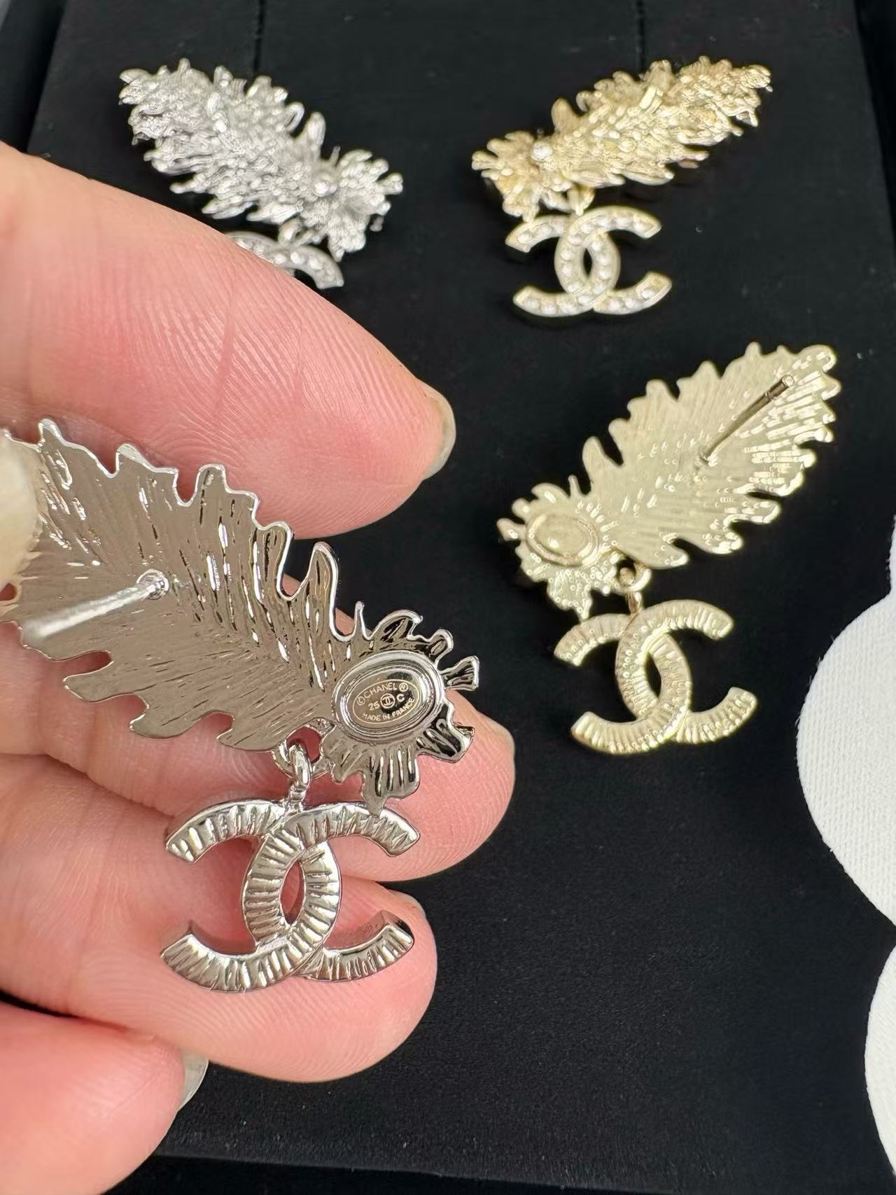 CHANE1 ラインストーン フェザー イヤリング【50％割引+送料無料】