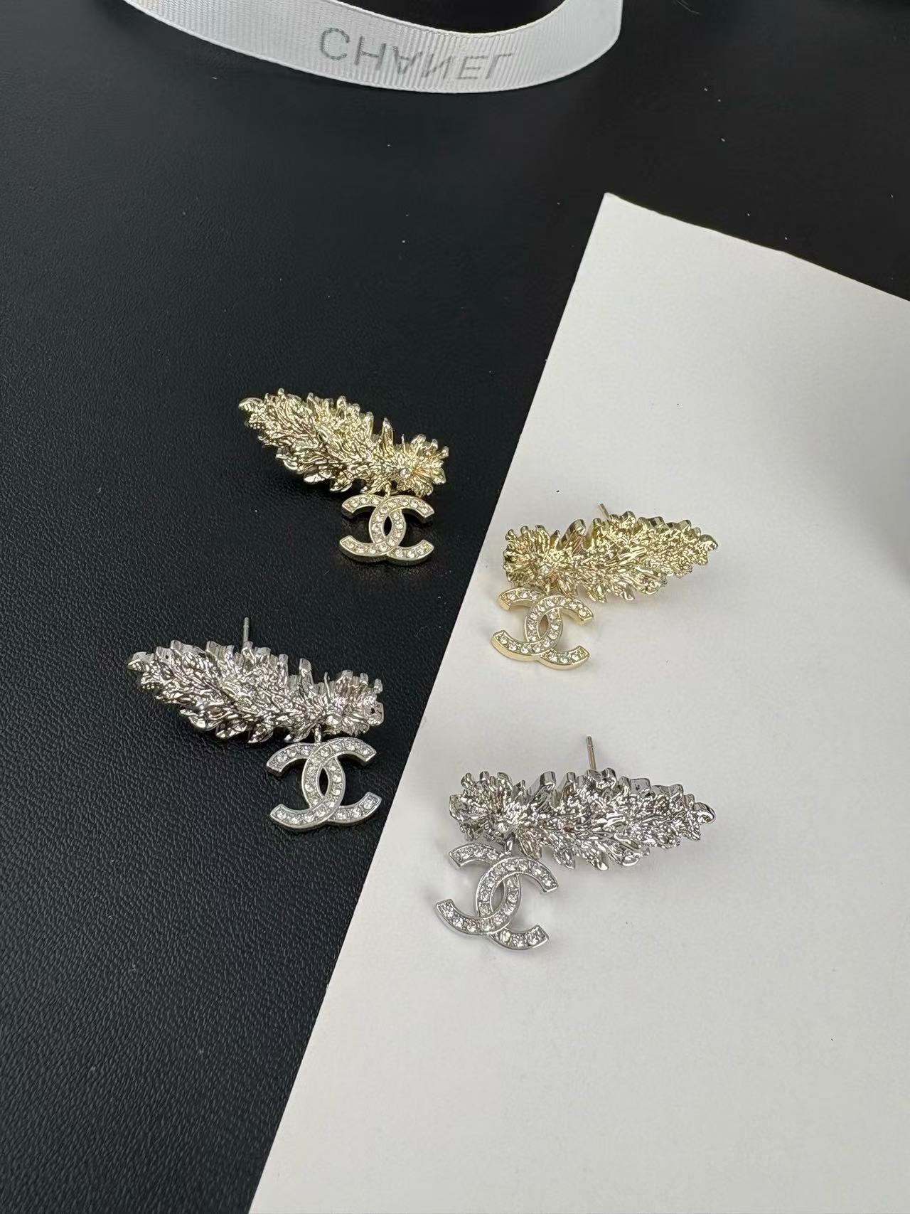 CHANE1 ラインストーン フェザー イヤリング【50％割引+送料無料】