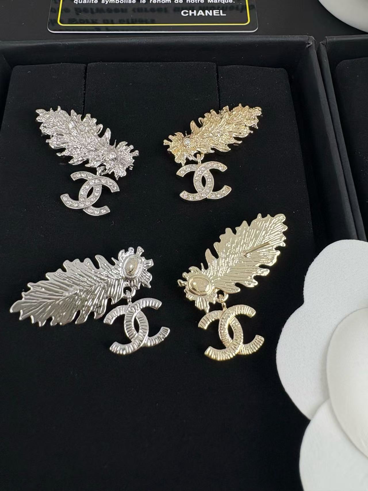 CHANE1 ラインストーン フェザー イヤリング【50％割引+送料無料】