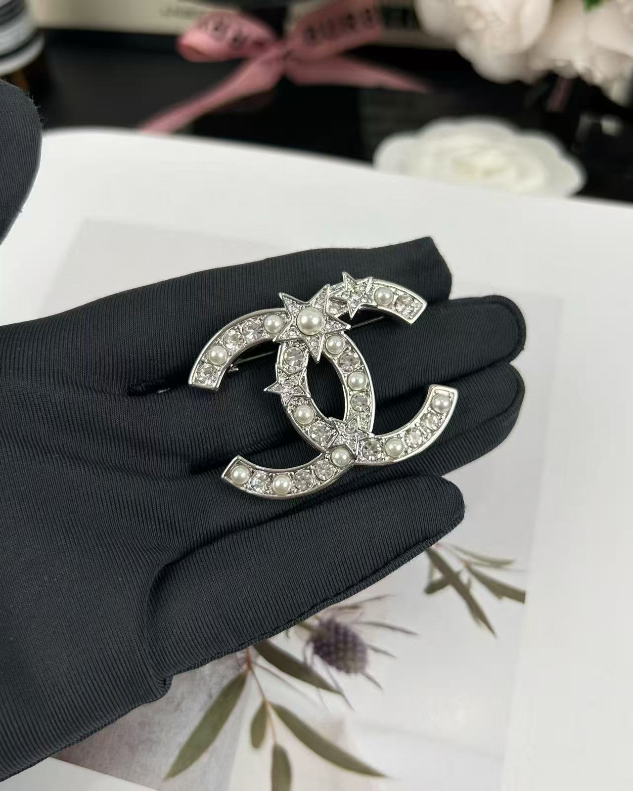 CHANE1 五芒星ダブルCブローチ【50％割引+送料無料】