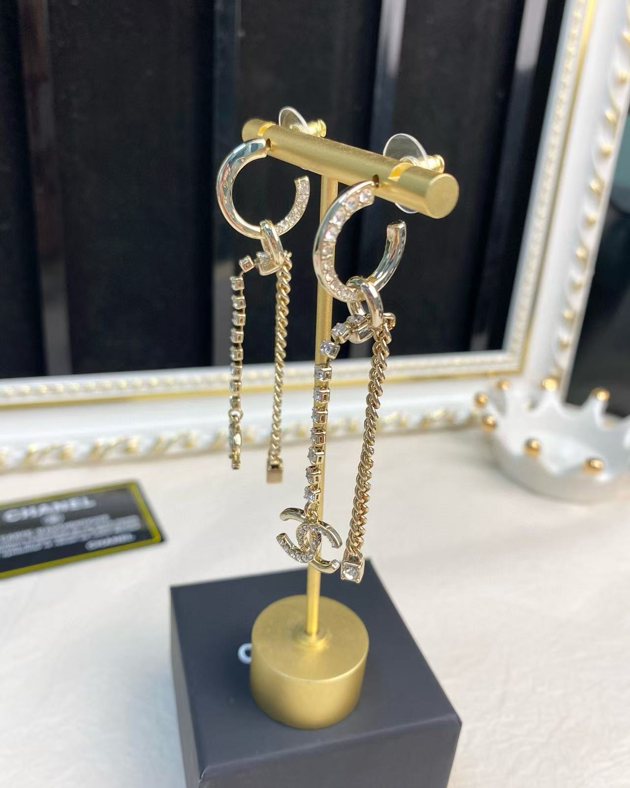 CHANE1 ダブルC フルダイヤモンドタッセルイヤーフック【50％割引+送料無料】