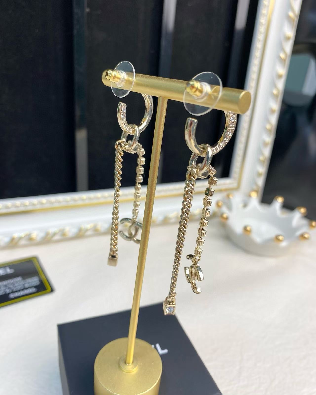 CHANE1 ダブルC フルダイヤモンドタッセルイヤーフック【50％割引+送料無料】