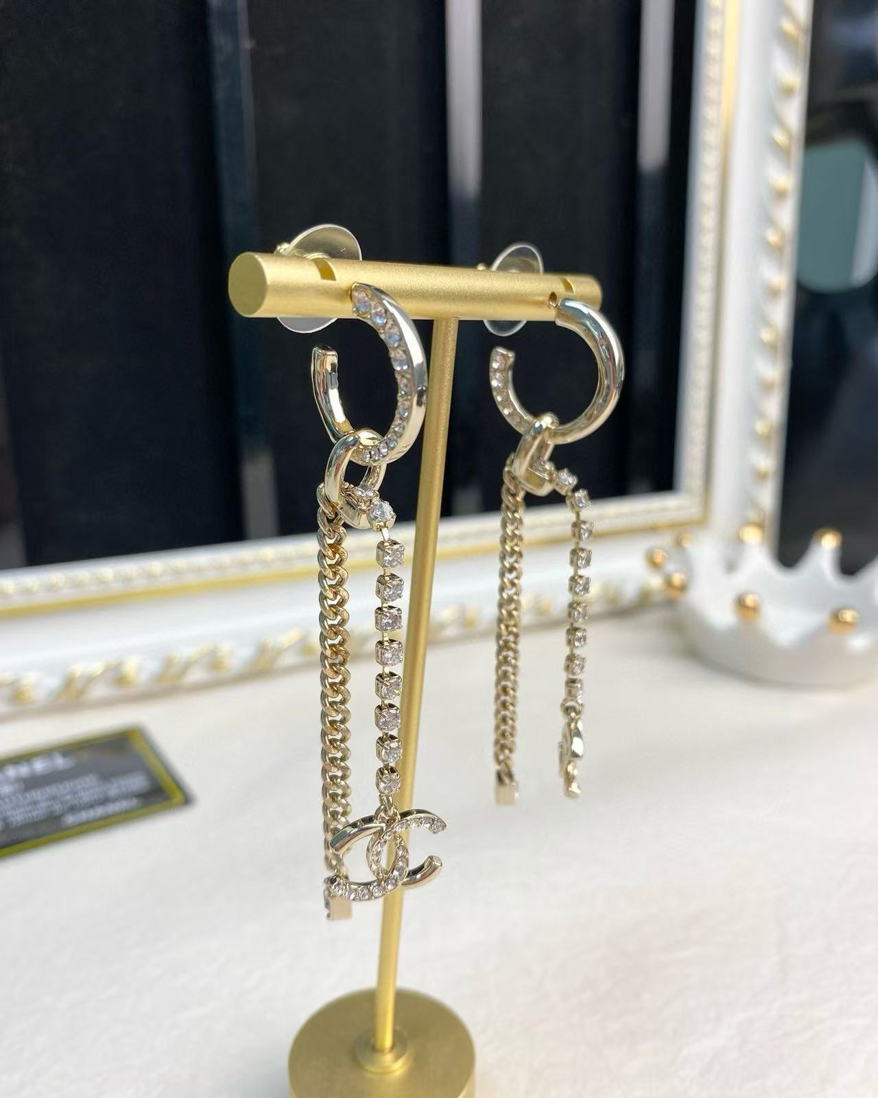 CHANE1 ダブルC フルダイヤモンドタッセルイヤーフック【50％割引+送料無料】