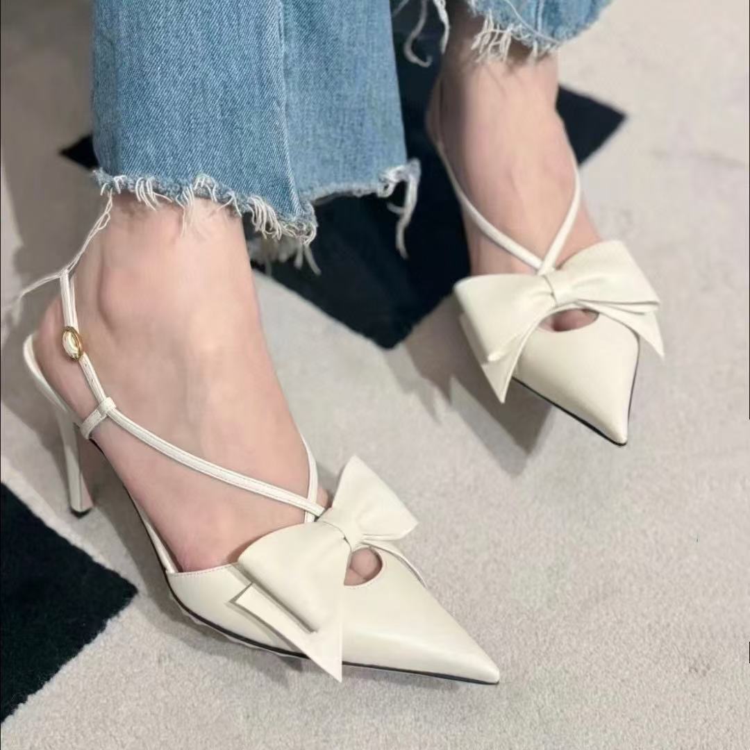 VALENT1NO リボン付きハイヒール【50％割引+送料無料】