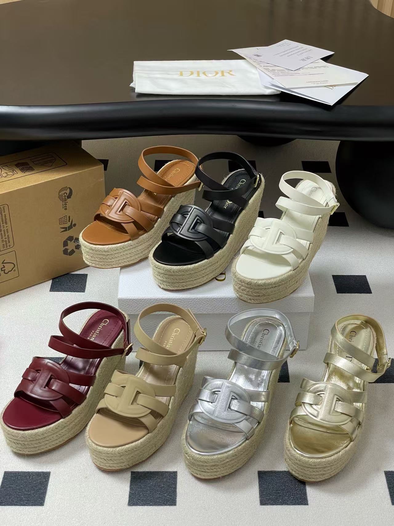 LVの高品質中空編みサンダル【50％割引+送料無料】