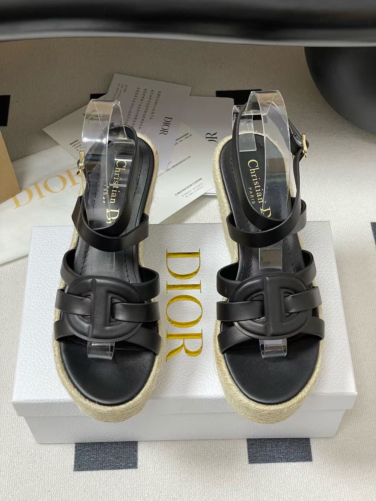 LVの高品質中空編みサンダル【50％割引+送料無料】