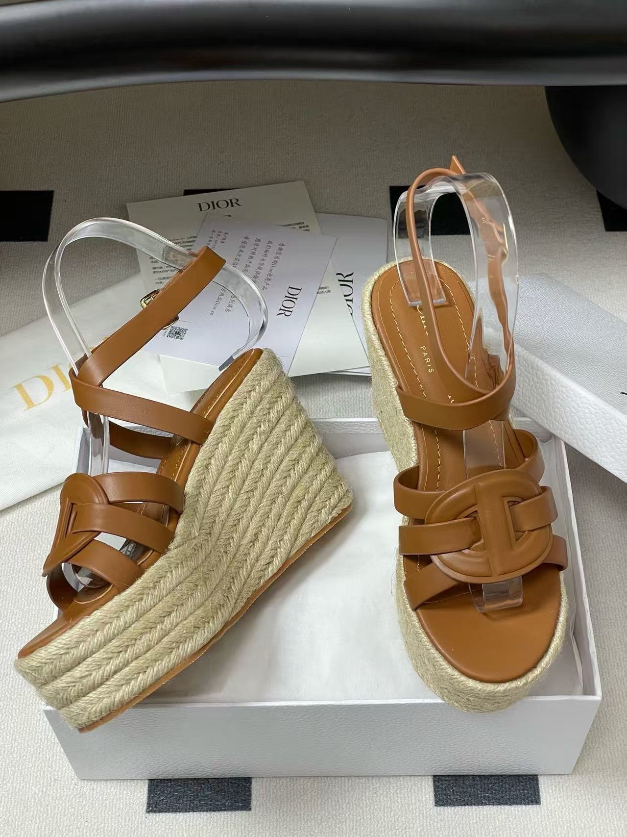 LVの高品質中空編みサンダル【50％割引+送料無料】