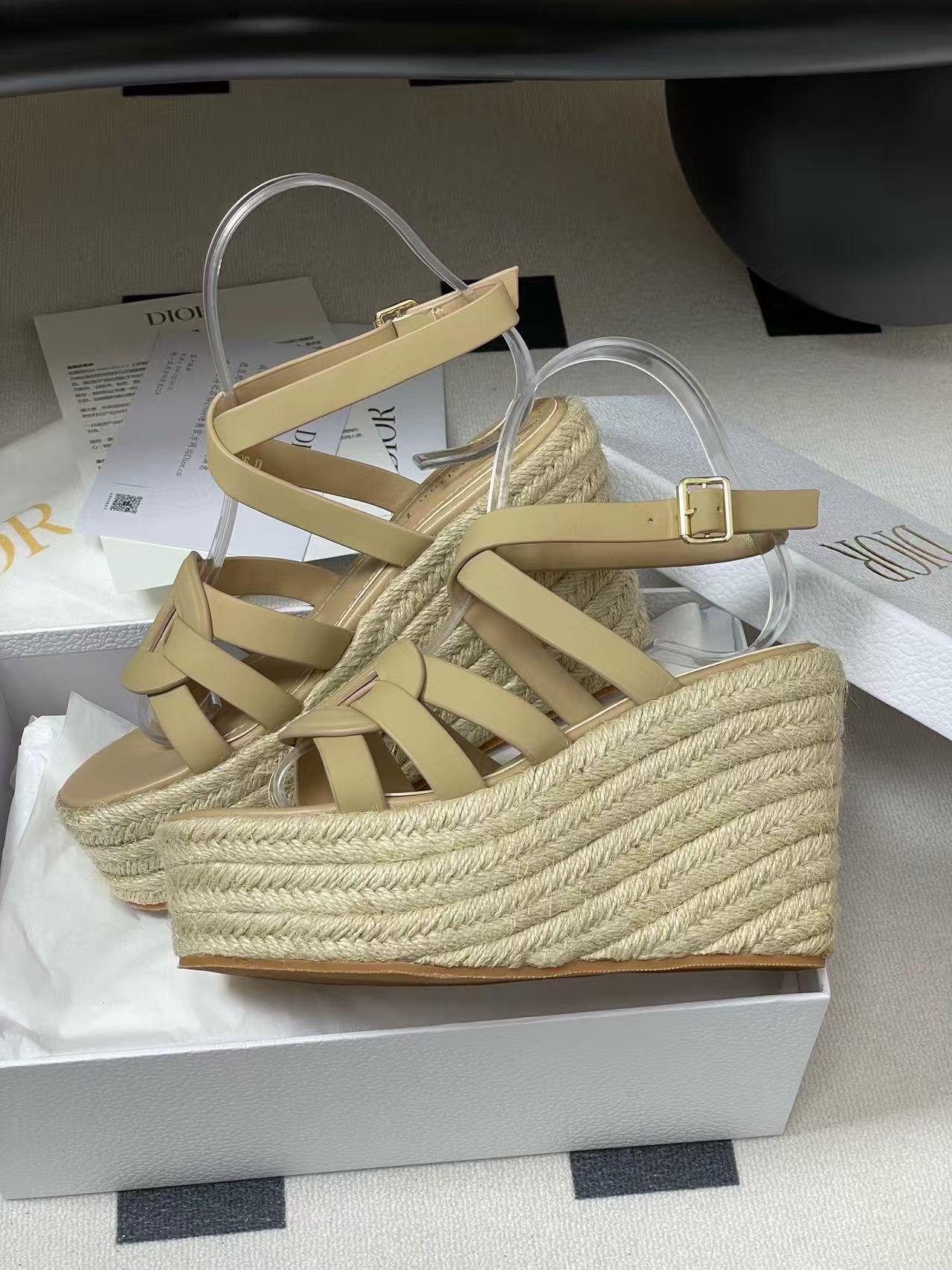 LVの高品質中空編みサンダル【50％割引+送料無料】