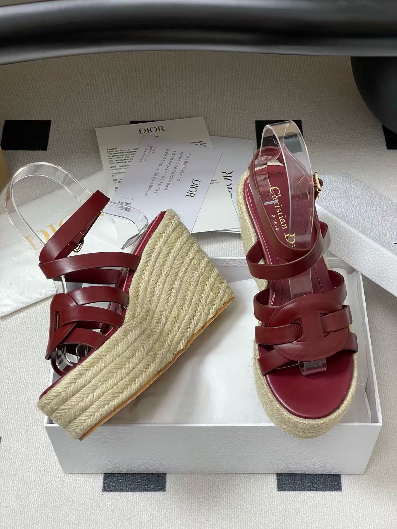 LVの高品質中空編みサンダル【50％割引+送料無料】