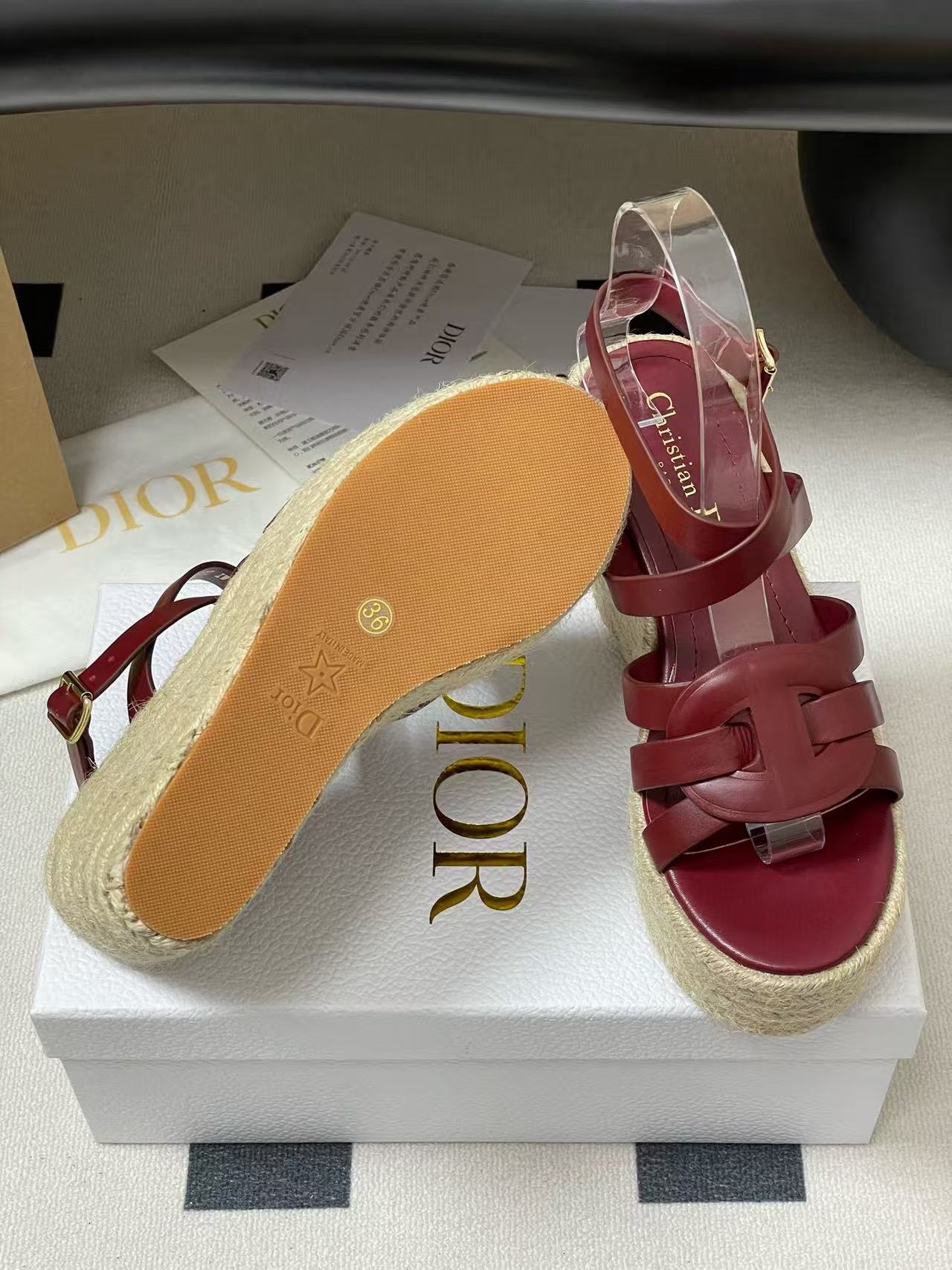 LVの高品質中空編みサンダル【50％割引+送料無料】