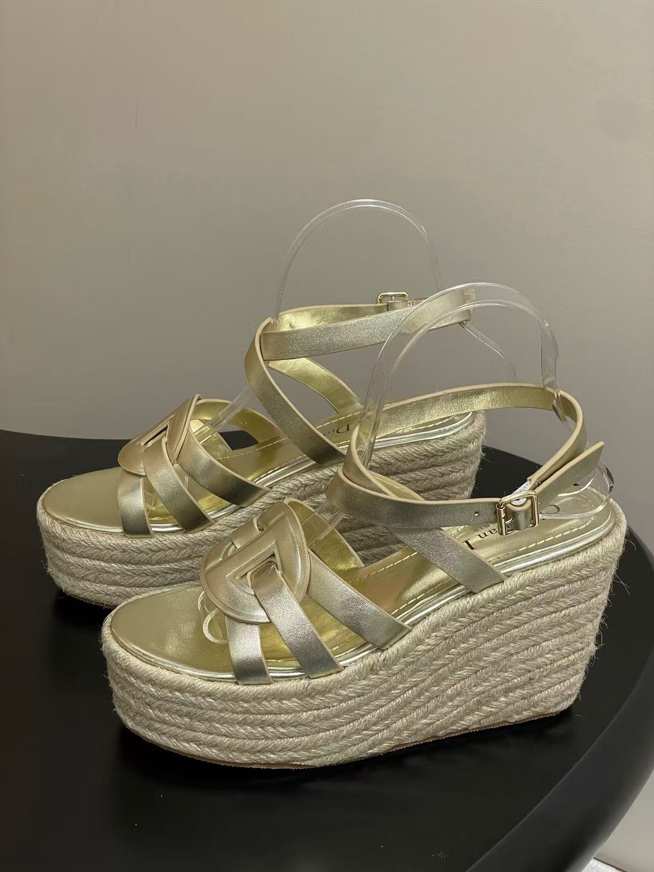 LVの高品質中空編みサンダル【50％割引+送料無料】