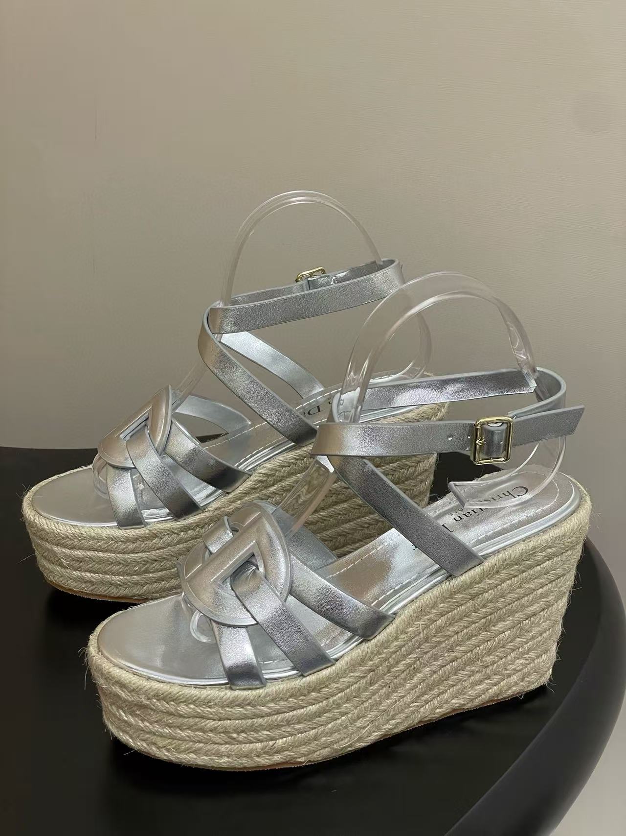 LVの高品質中空編みサンダル【50％割引+送料無料】