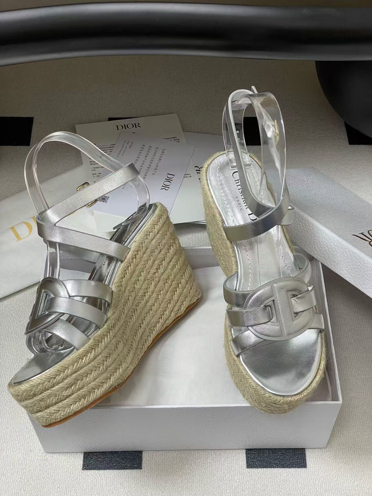 LVの高品質中空編みサンダル【50％割引+送料無料】