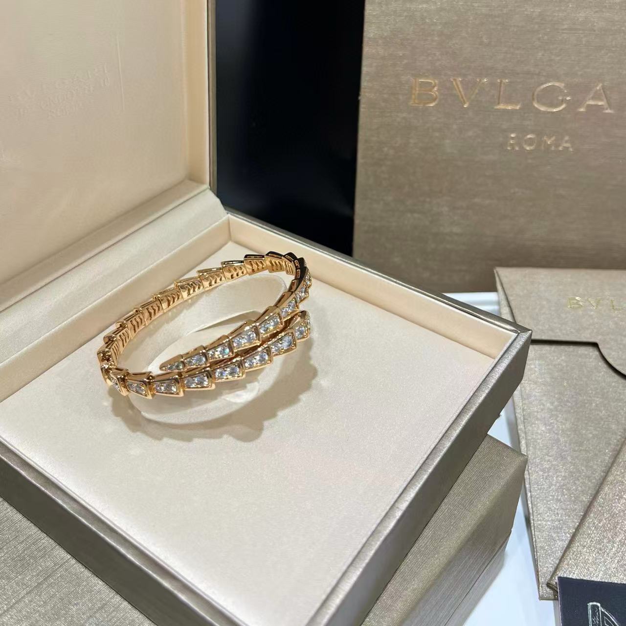 BVLGAR1ダイヤモンド スネーク ブレスレット【50％割引+送料無料】