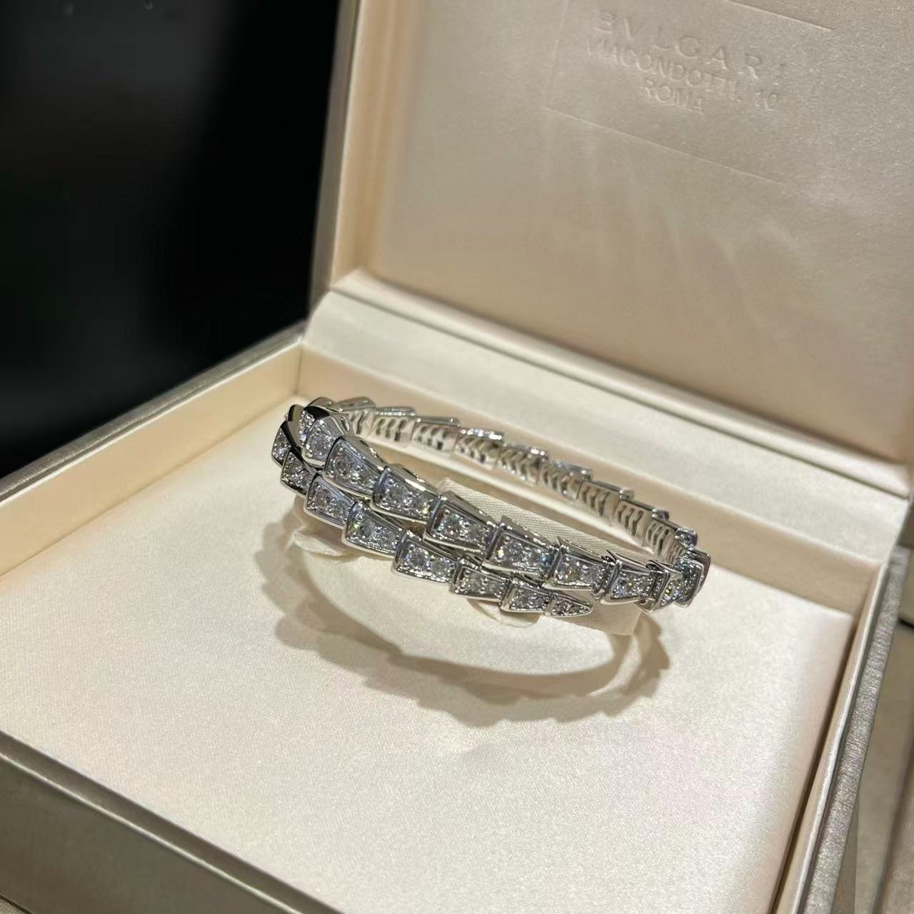 BVLGAR1ダイヤモンド スネーク ブレスレット【50％割引+送料無料】