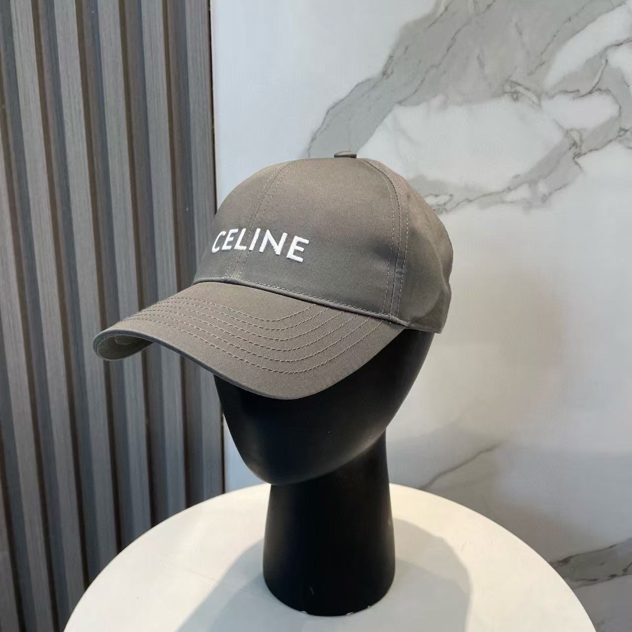 CEL1NE 刺繍レタリング ベースボールキャップ【 50％割引+送料無料】