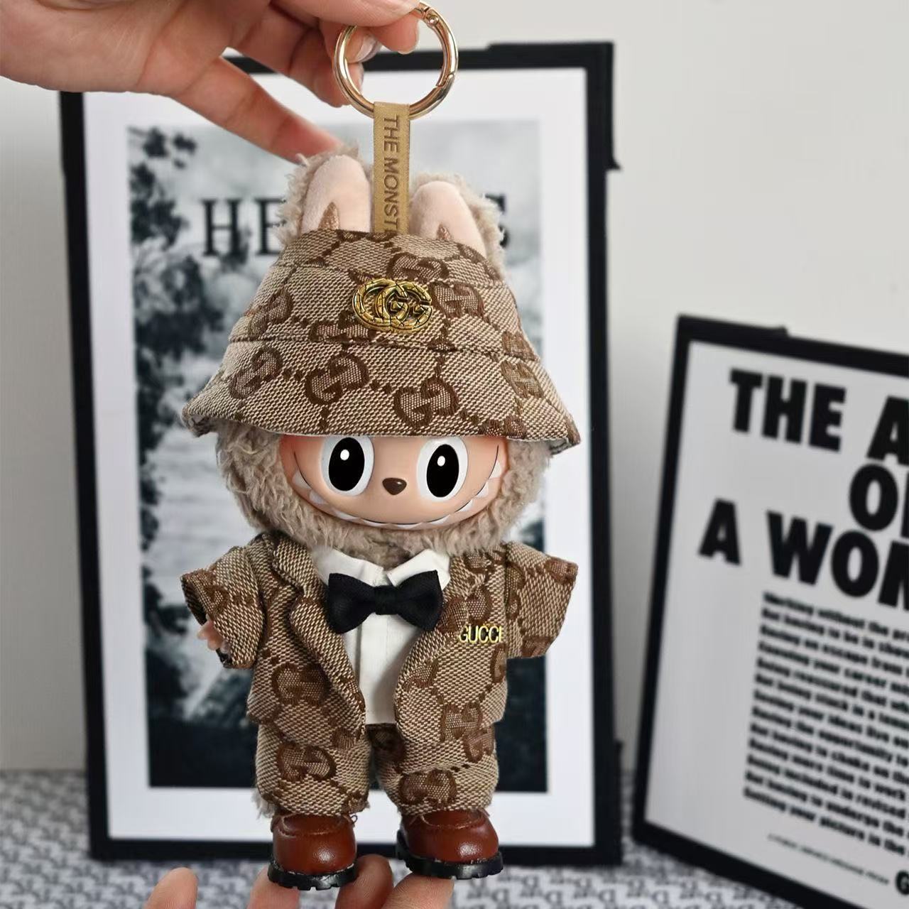 LABUBU人形 + 洋服【 50％割引+送料無料】