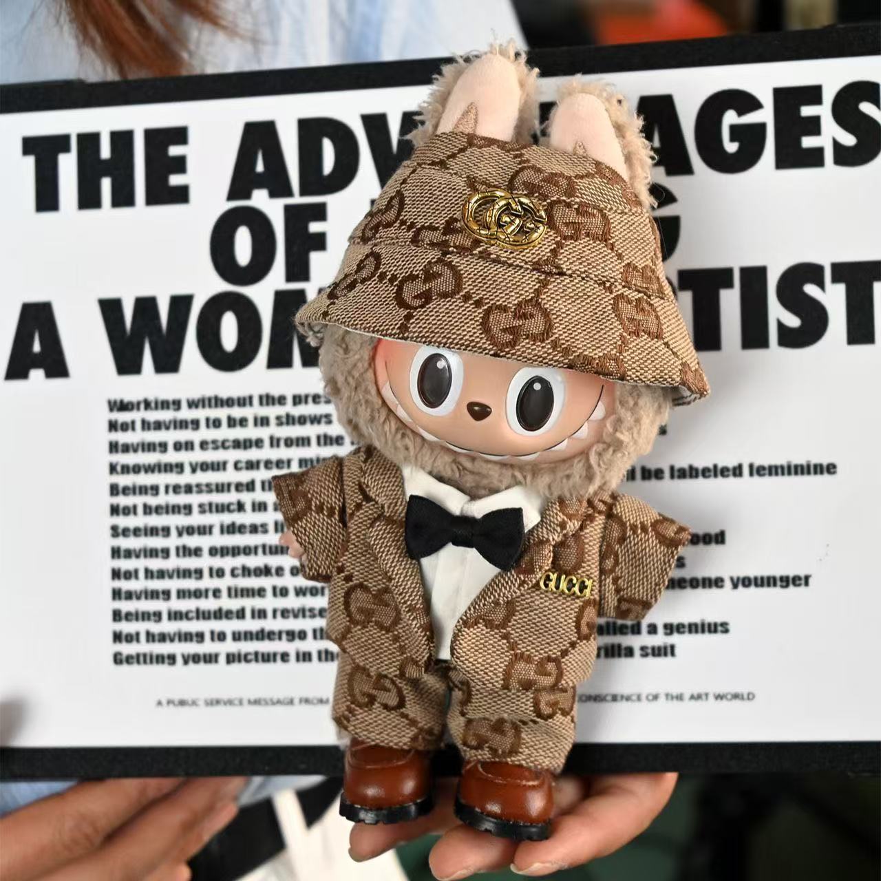 LABUBU人形 + 洋服【 50％割引+送料無料】