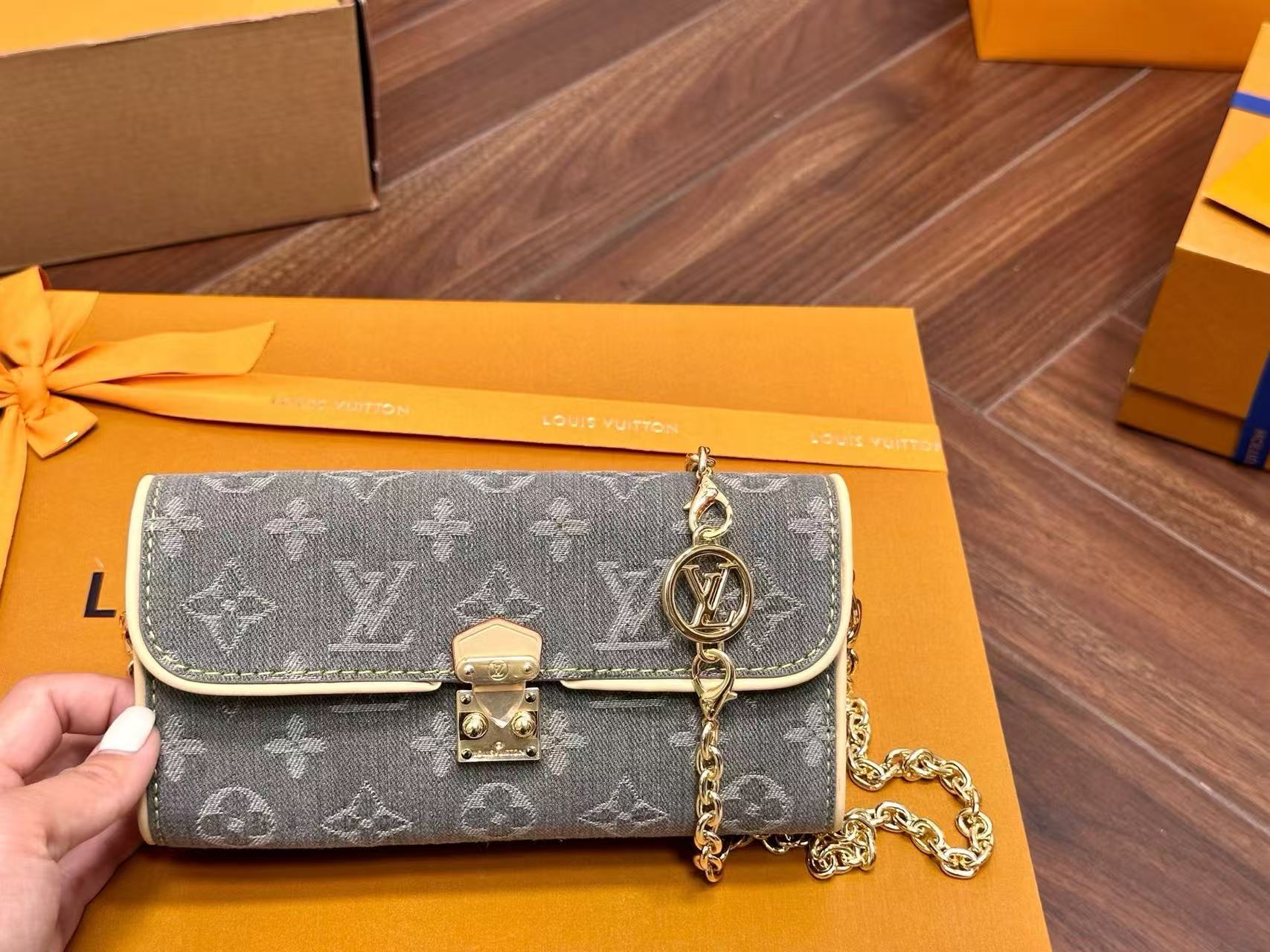 LVチェーンショルダーバッグ【 50％割引+送料無料】