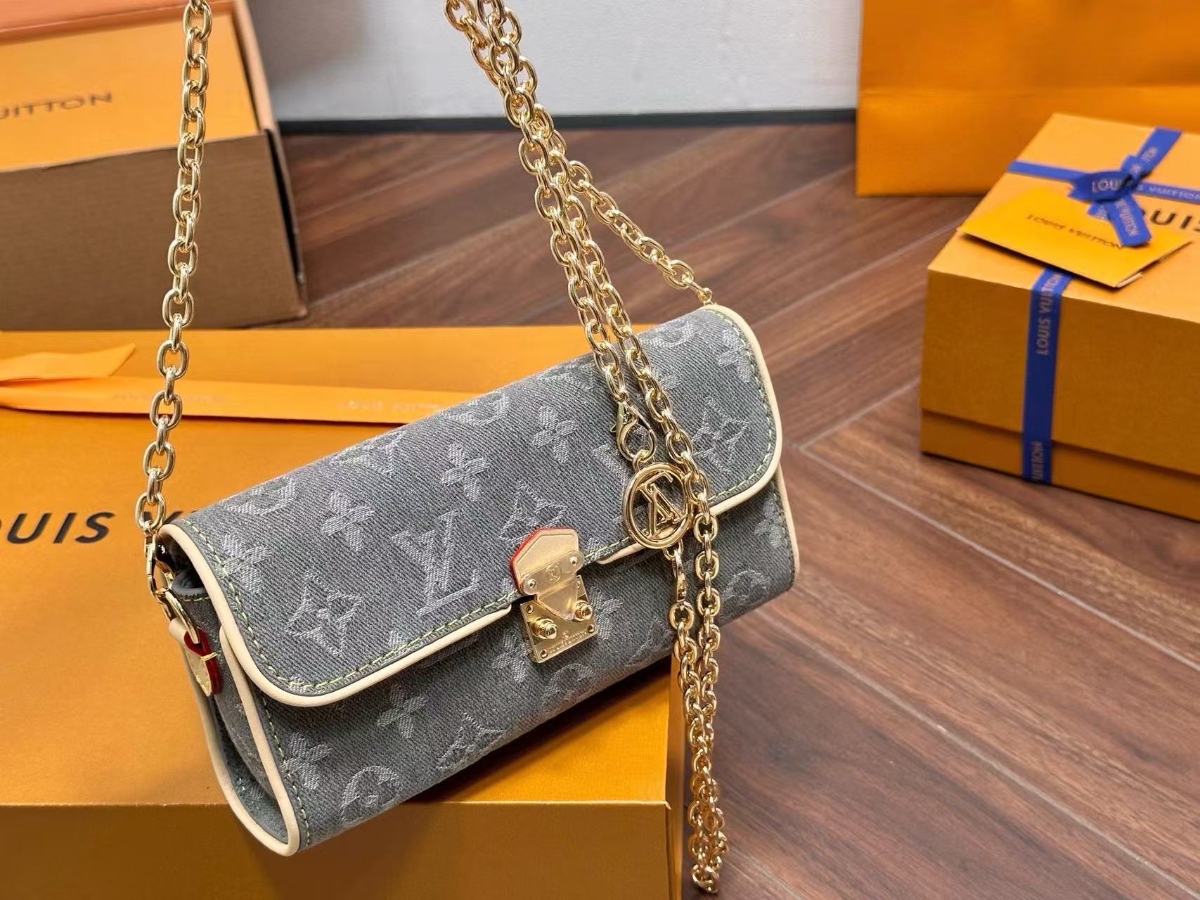 LVチェーンショルダーバッグ【 50％割引+送料無料】