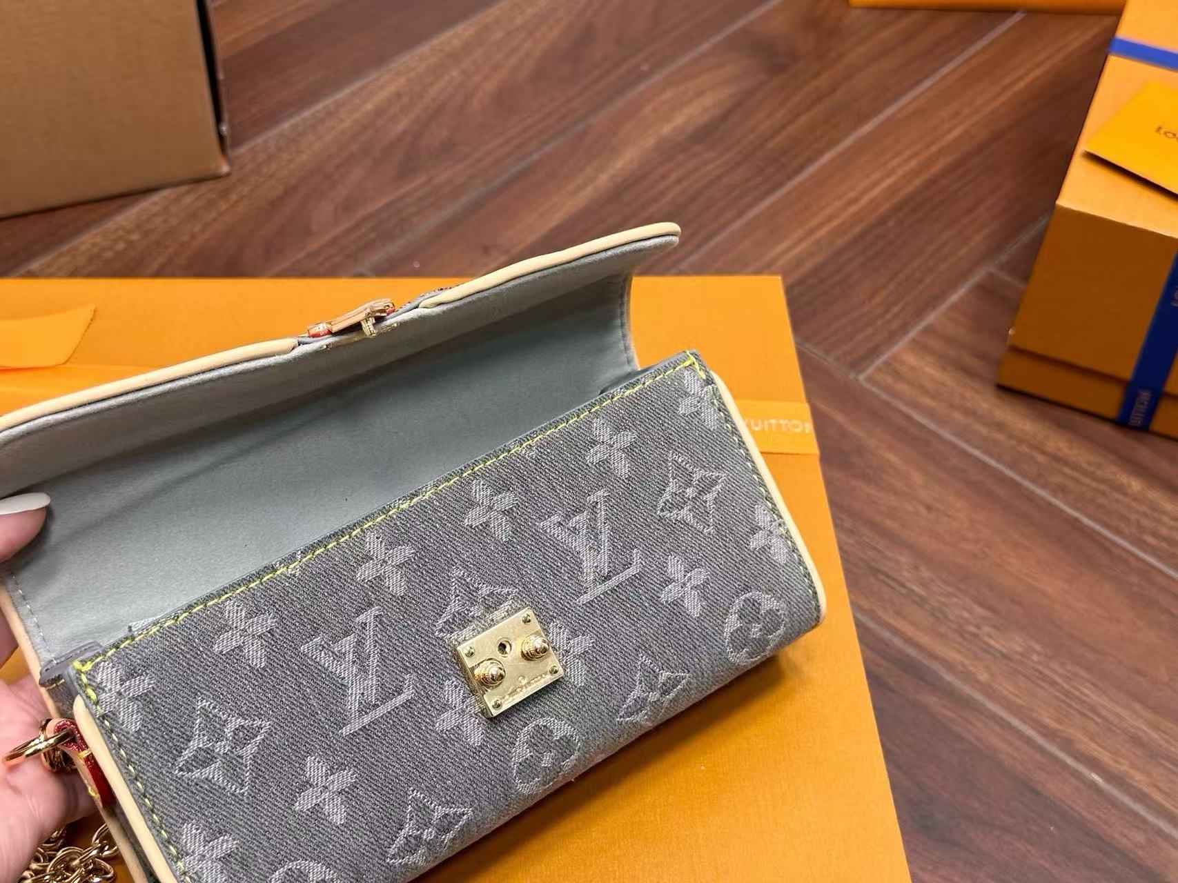 LVチェーンショルダーバッグ【 50％割引+送料無料】