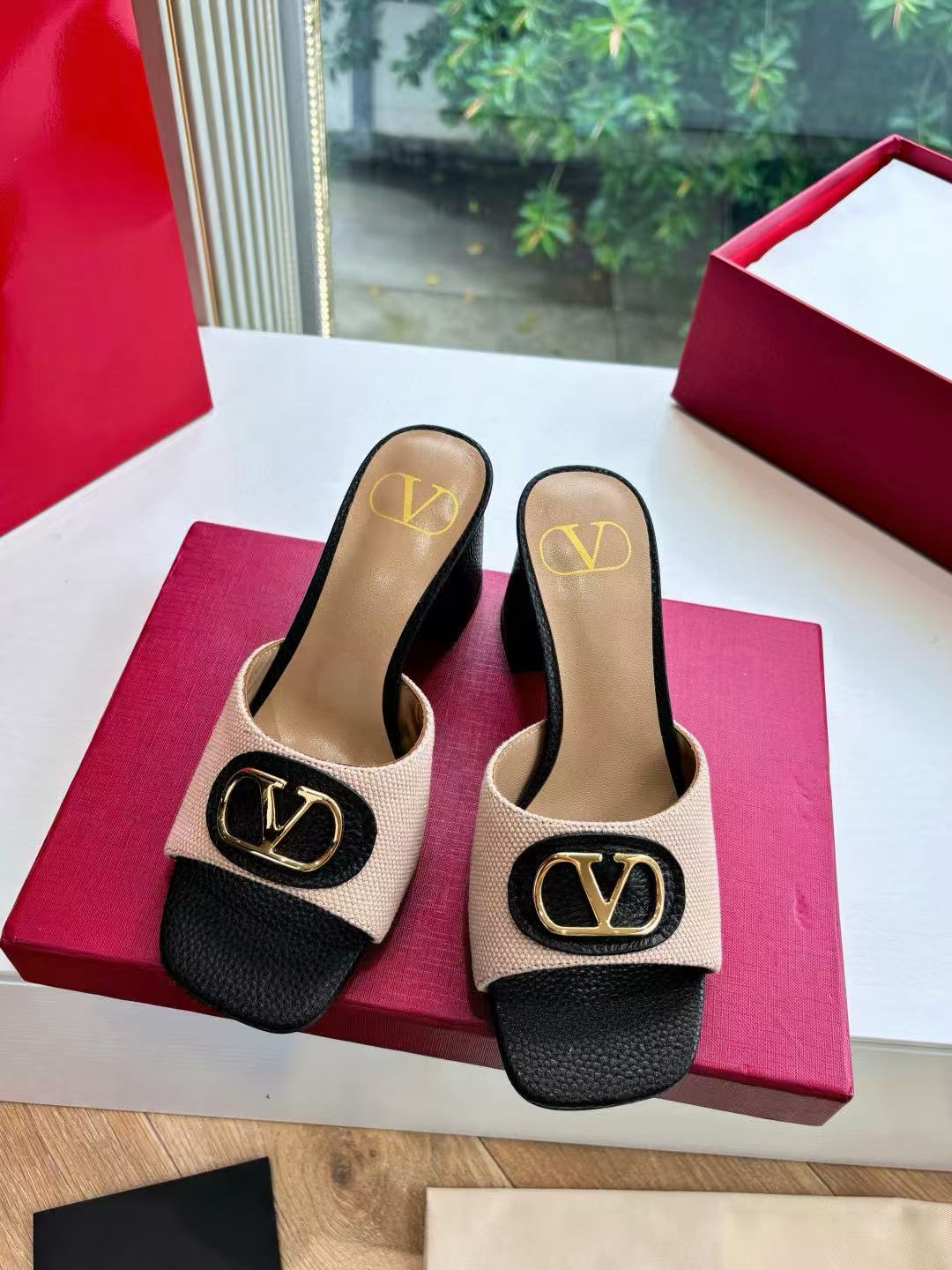 VALENT1NO 高品質メタルバックルハイヒール【50％割引+送料無料】