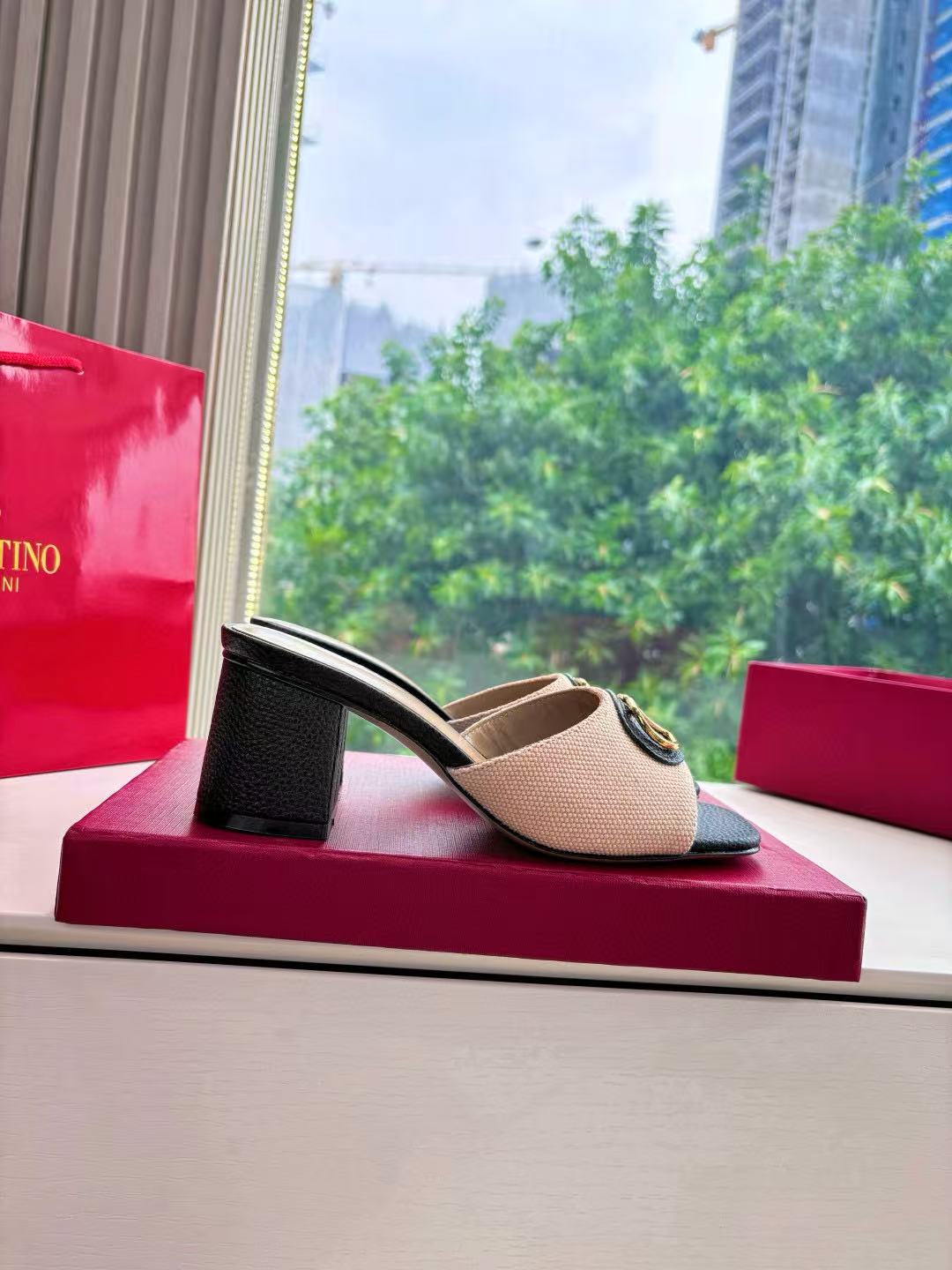 VALENT1NO 高品質メタルバックルハイヒール【50％割引+送料無料】