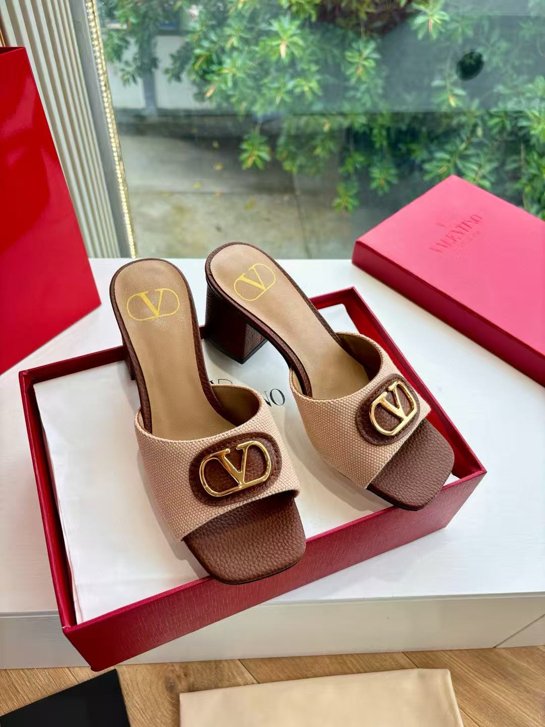 VALENT1NO 高品質メタルバックルハイヒール【50％割引+送料無料】