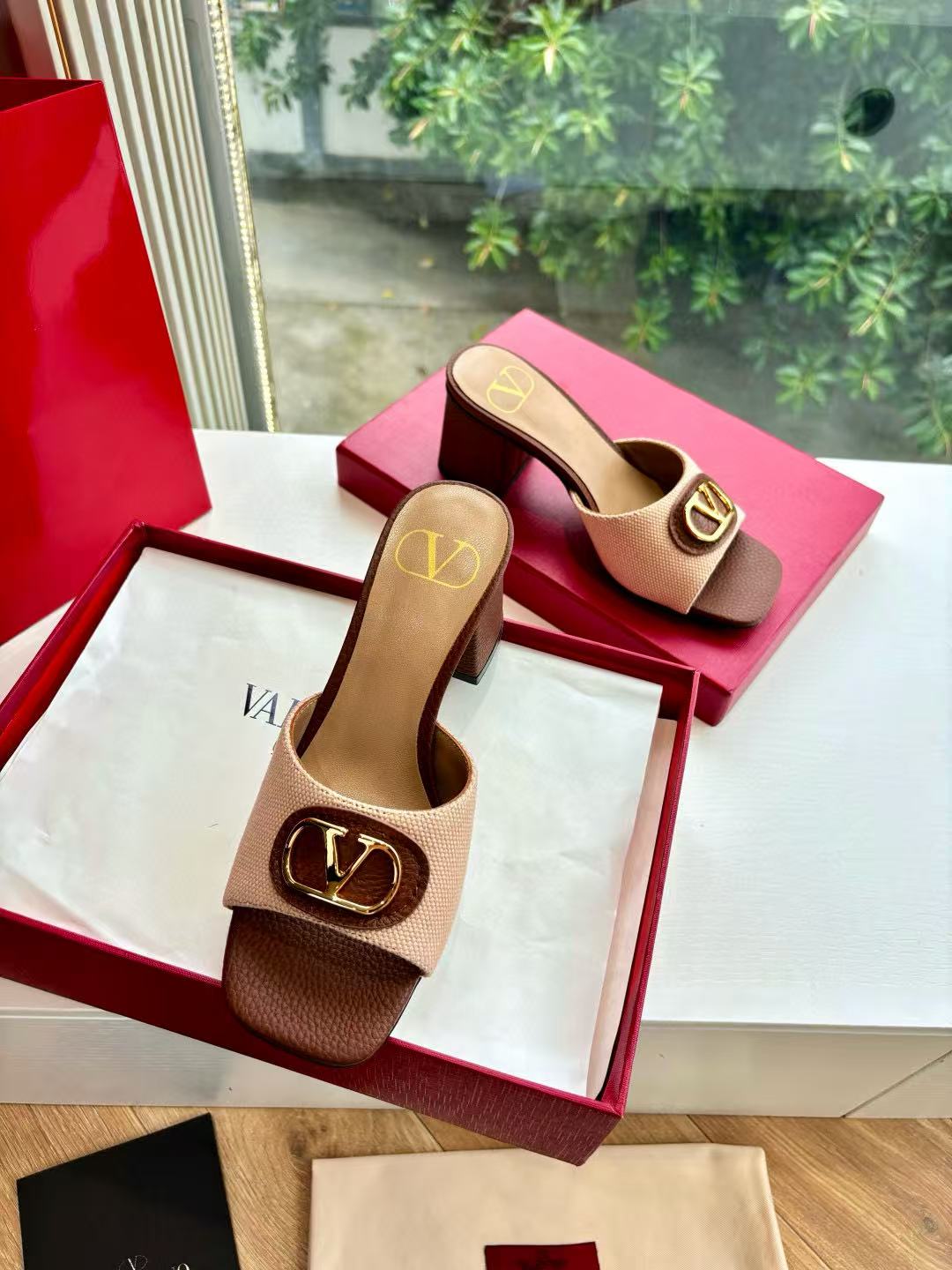 VALENT1NO 高品質メタルバックルハイヒール【50％割引+送料無料】