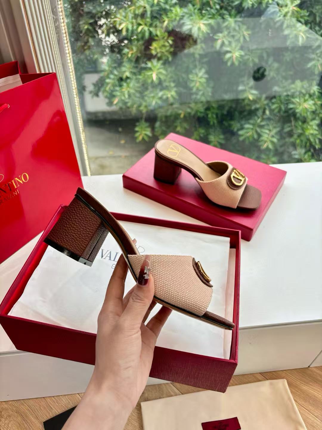 VALENT1NO 高品質メタルバックルハイヒール【50％割引+送料無料】