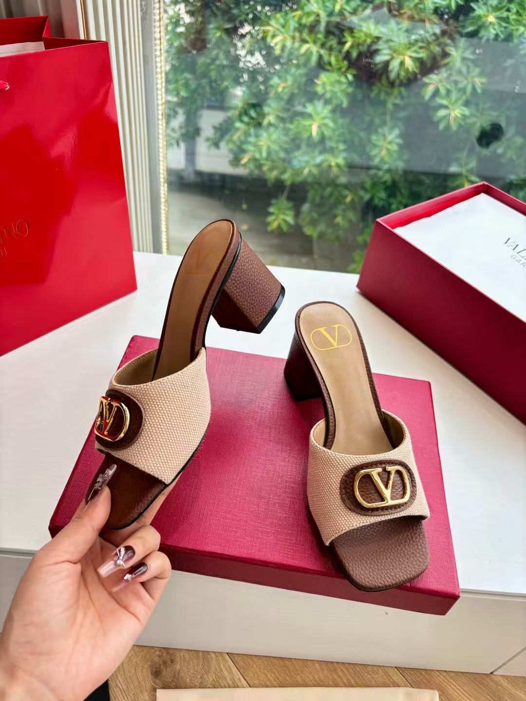 VALENT1NO 高品質メタルバックルハイヒール【50％割引+送料無料】