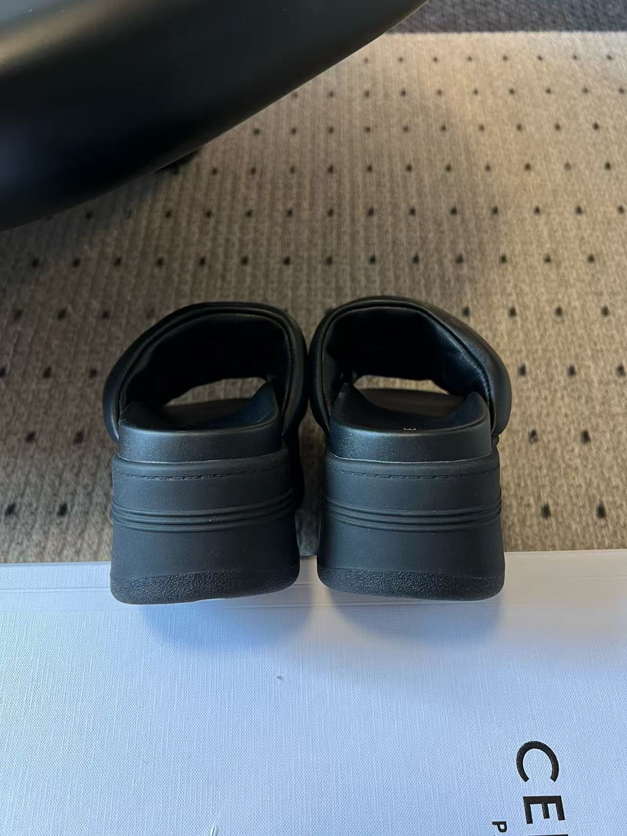 CEL1NEの高品質凱旋門厚底スリッパ【50％割引+送料無料】