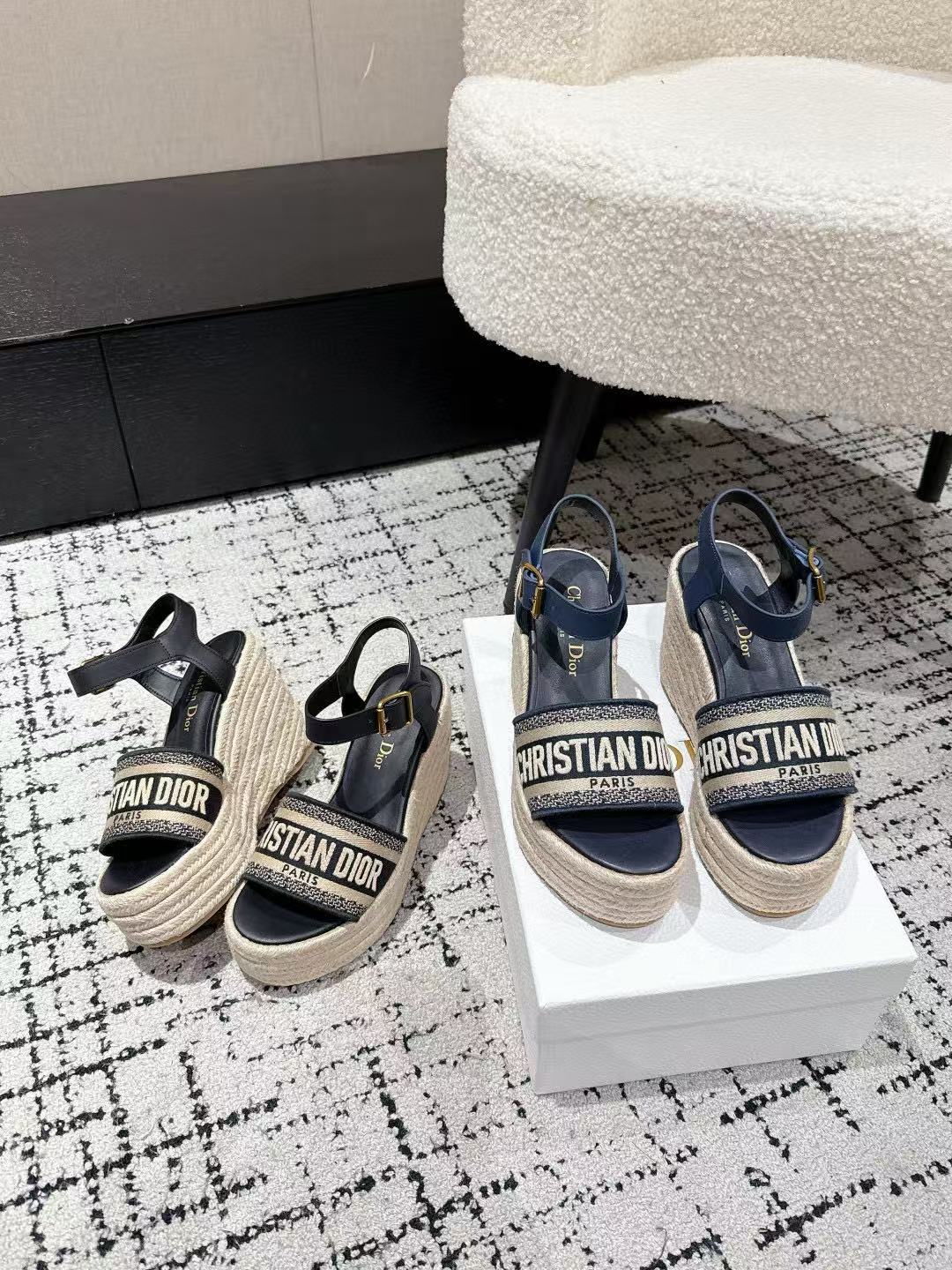 DI0Rの高品質織りサンダル【50％割引+送料無料】