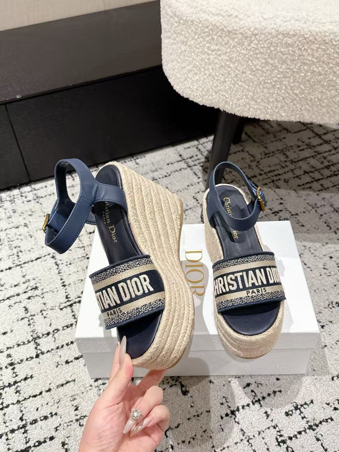 DI0Rの高品質織りサンダル【50％割引+送料無料】