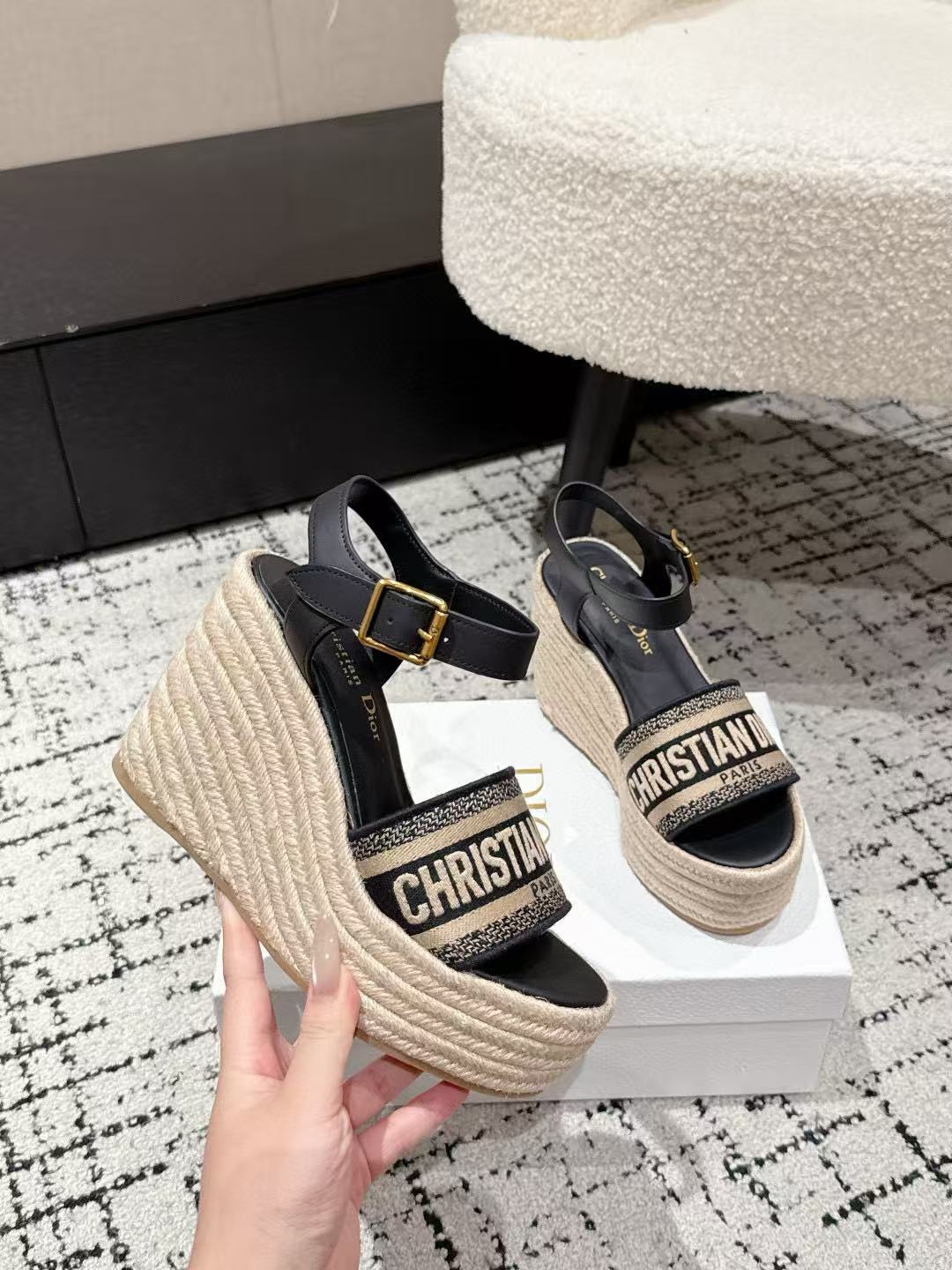 DI0Rの高品質織りサンダル【50％割引+送料無料】