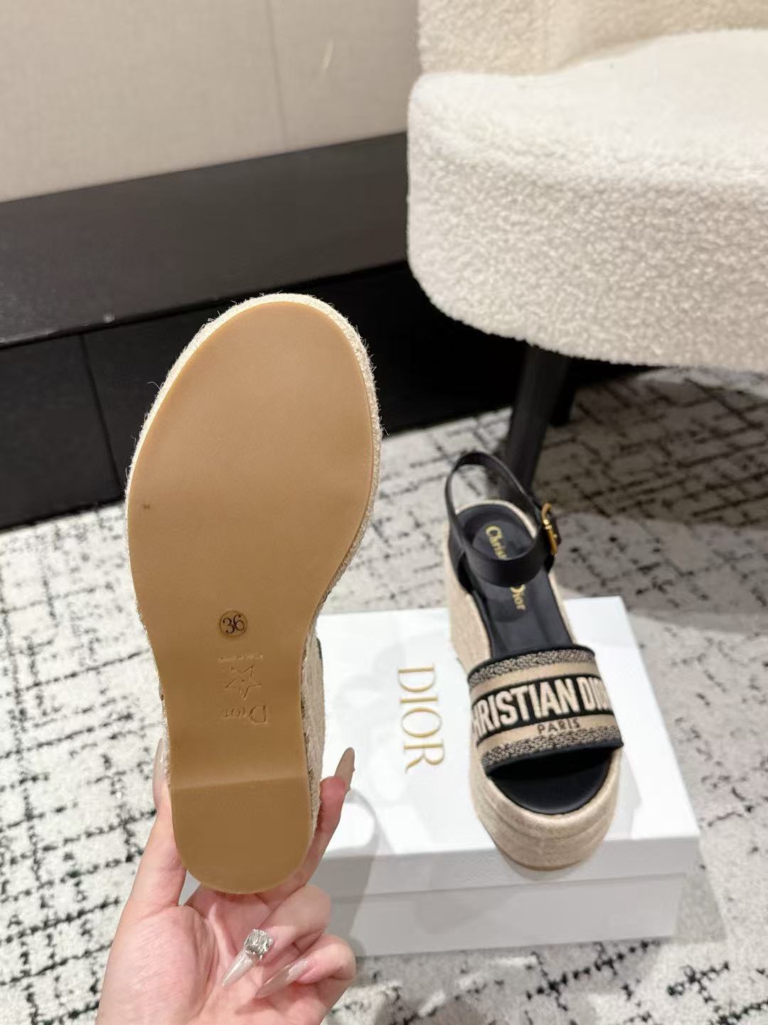 DI0Rの高品質織りサンダル【50％割引+送料無料】