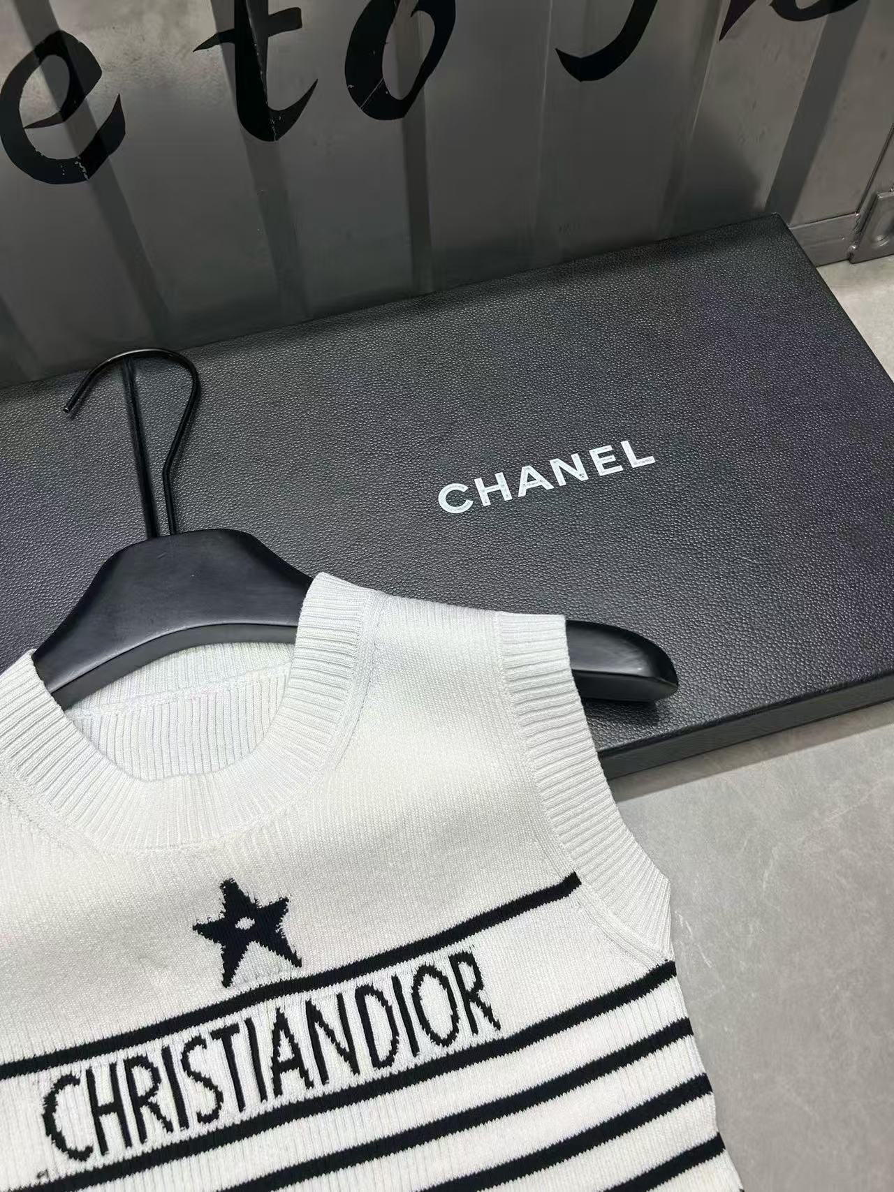 DI0R ストライプニットベスト【 50％割引+送料無料】