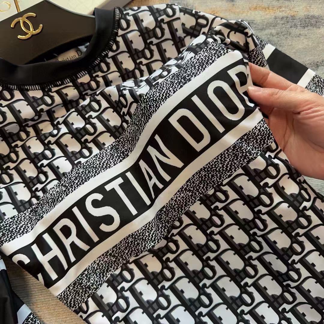 DI0Rプリント長袖ワンピース水着【 50％割引+送料無料】