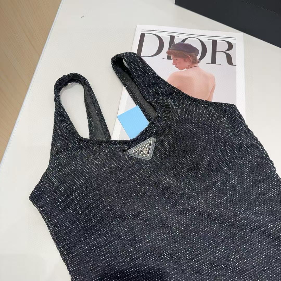 PR4DA トライアングルロゴワンピース水着【 50％割引+送料無料】