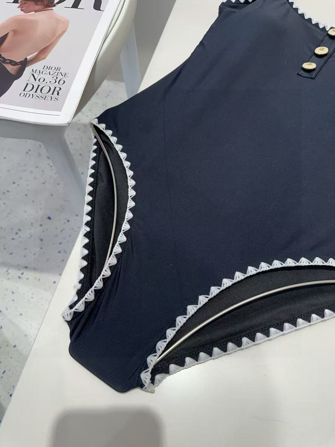 CHANE1ボタンワンピース水着【 50％割引+送料無料】