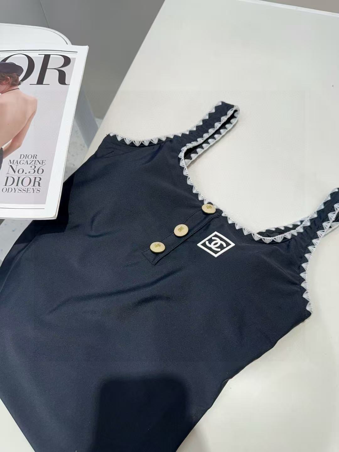 CHANE1ボタンワンピース水着【 50％割引+送料無料】