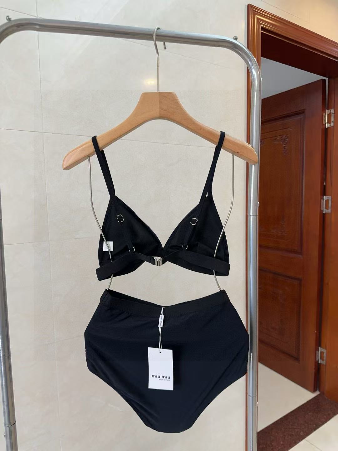 M1UM1U シンプルレタービキニ【 50％割引+送料無料】